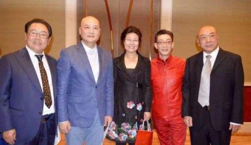 如何评价敢问路在何方?