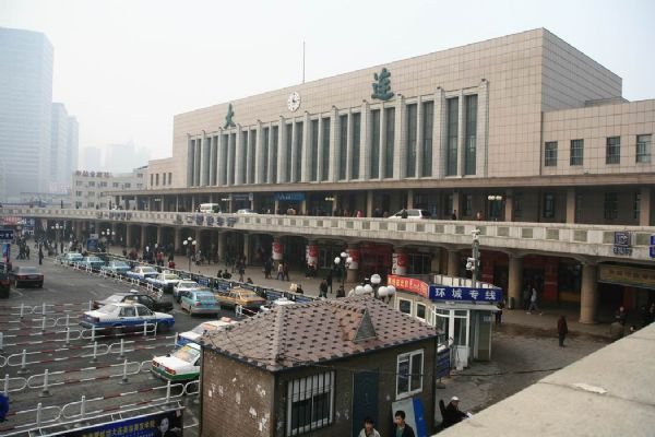 大连火车站的咨询电话是什么?