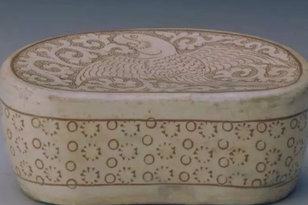 古人用“瓷枕”睡觉，那么硬的枕头，古人真的不难受吗？