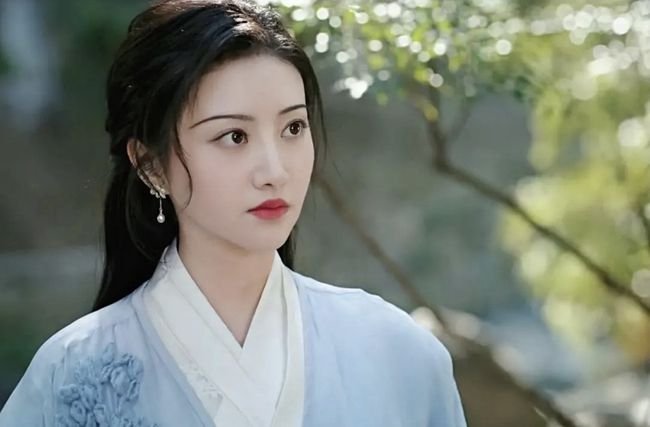 电视剧司藤中，司藤和秦放有血缘关系吗？