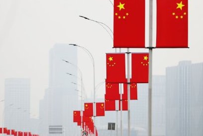 武汉一夜变“红”，4万红旗飘扬，这举动让你暖心吗？