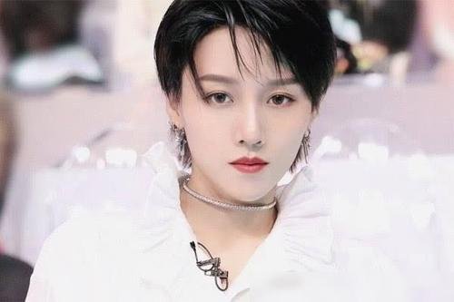 刘雨昕飞机上捡到乘客身份证，后续事情是怎么样的呢？