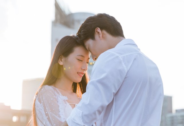 离婚一年后巧遇前妻和儿子，儿子跟我说一句悄悄话，我泪流满面，你怎么看？