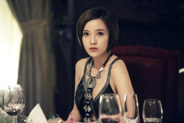 《小时代》中席城和顾里有什么联系，导演是怎么安排的？