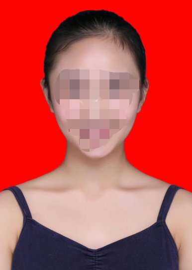 我手机里有一张红底证件照，如何将它变成蓝底的？