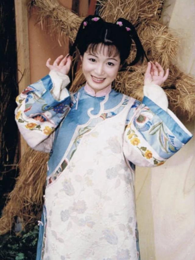 “双儿”陈少霞喜晒三胎女，42岁颜值回春，为何是刘德华不愿提的人？