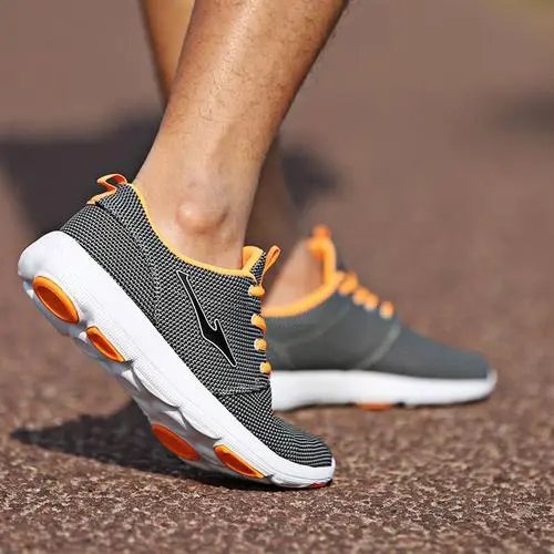 鸿星尔克的美股代码是什么？