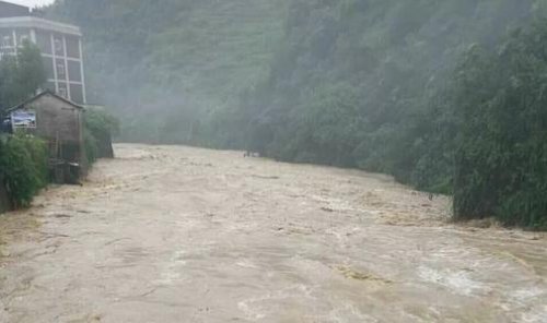 全国13省市区有暴雨有可能引发哪些地方出现洪灾泥石流？