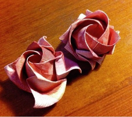 用钱折玫瑰花的方法