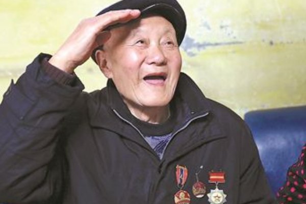 为人民服务无私奉献的人的故事写出来