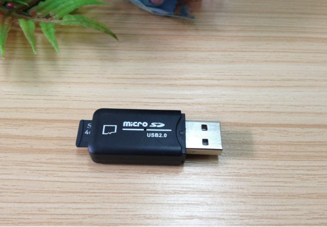 读卡器插在电脑上怎么显示不出来呢？