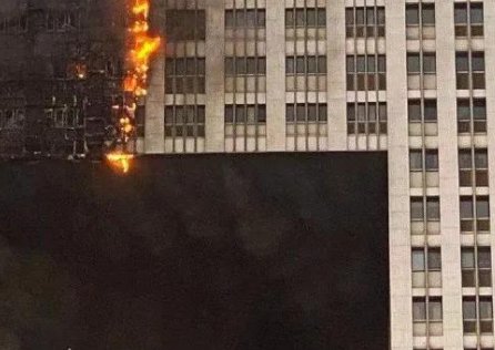 大连消防员们站101米高台灭火，导致起火的原因是什么？