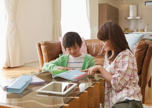 广东江门，男孩不肯写作业报警求把妈妈带走，作为父母该反思什么？