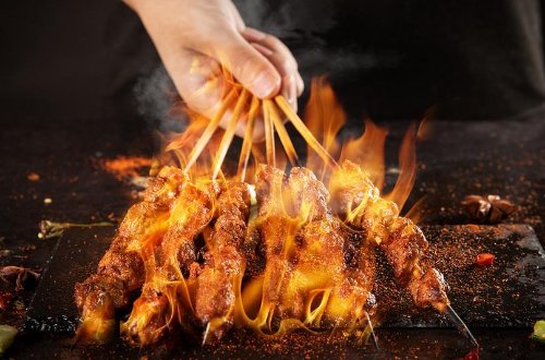 淄博烧烤城在哪里？好吃吗？