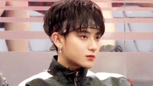 媒体报道，黄子韬公司1649万银行存款被冻结，黄子韬对此事有何回应？