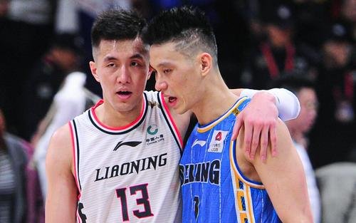 郭艾伦被打伤出血，裁判的判罚有何问题？