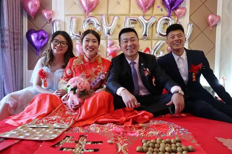 山东一对新郎新娘同名同姓同年生，这是天注定的姻缘吗？