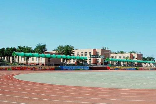 学校收取学生165万元门禁卡服务费，你觉得合理吗？