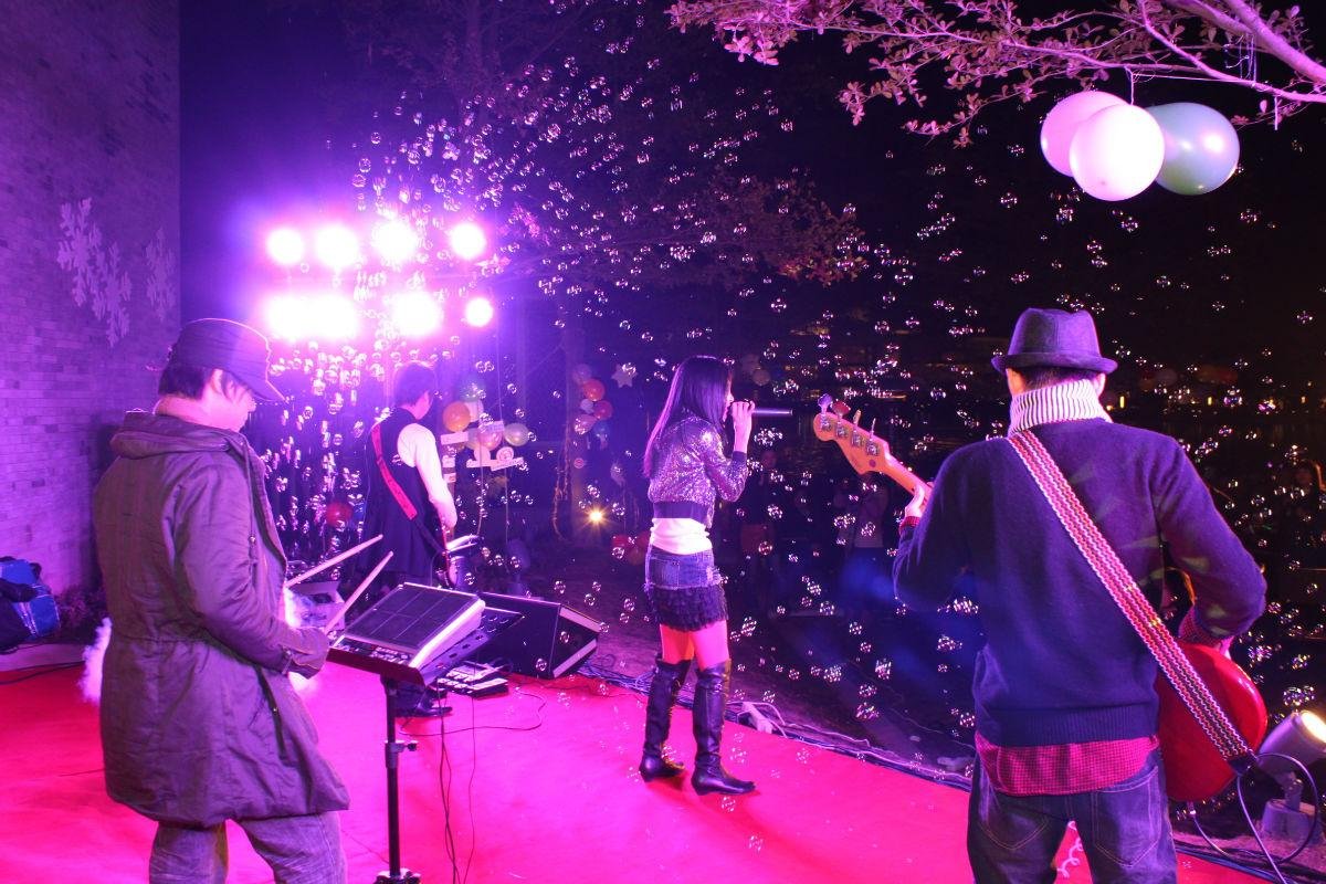 薇娅：明星的归宿都是带货，没有市场的过气明星，是如何维持生计的？