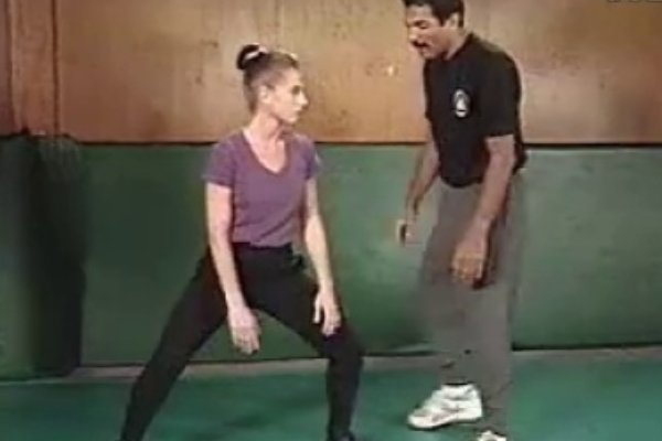 女子防身术捏蛋教程