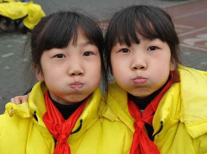 男孩公园偶遇路人神似自己，妈妈称你俩拜个兄弟吧，这是一种什么缘分？