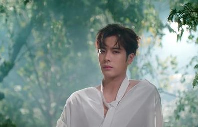 王嘉尔用六种语言直播，他对于语言有多敏感？