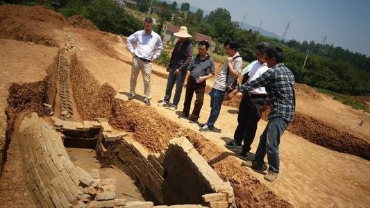 西安咸阳机场扩建发现3500余座古墓！为何此地墓穴这么多？