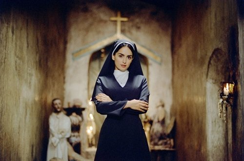 疯狂神父的影评