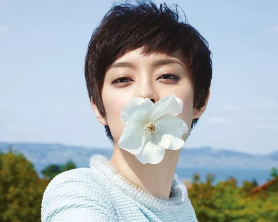 娘娘霸气!孙俪驾400万超跑拉风出街，她的状态如何？