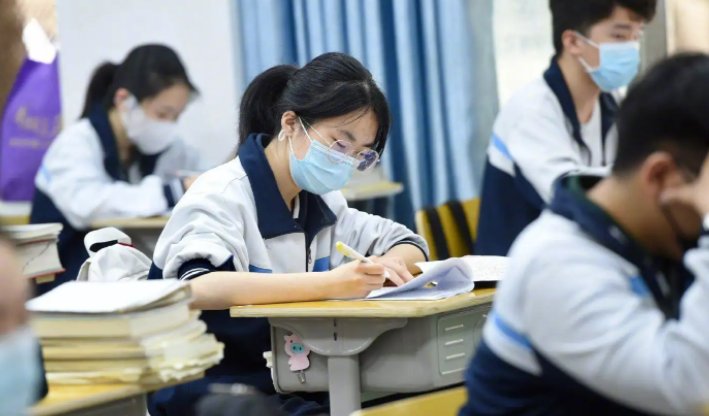 怎么查中考准考证？