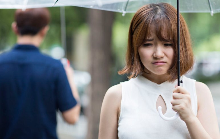 和对象分手一个月后，依旧忘不了对方，应该怎么走出来？