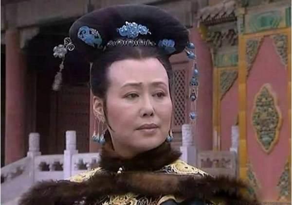 多尔衮为了玉儿负了天下,玉儿为了大清负了多尔衮 两个人有暧昧关系