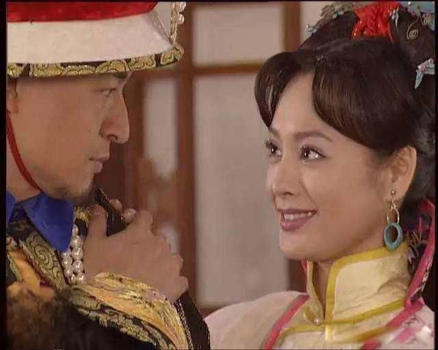 多尔衮为了玉儿负了天下,玉儿为了大清负了多尔衮 两个人有暧昧关系