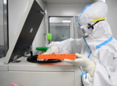 上海一村连夜转运村民集中隔离,当地还采取了哪些措施?