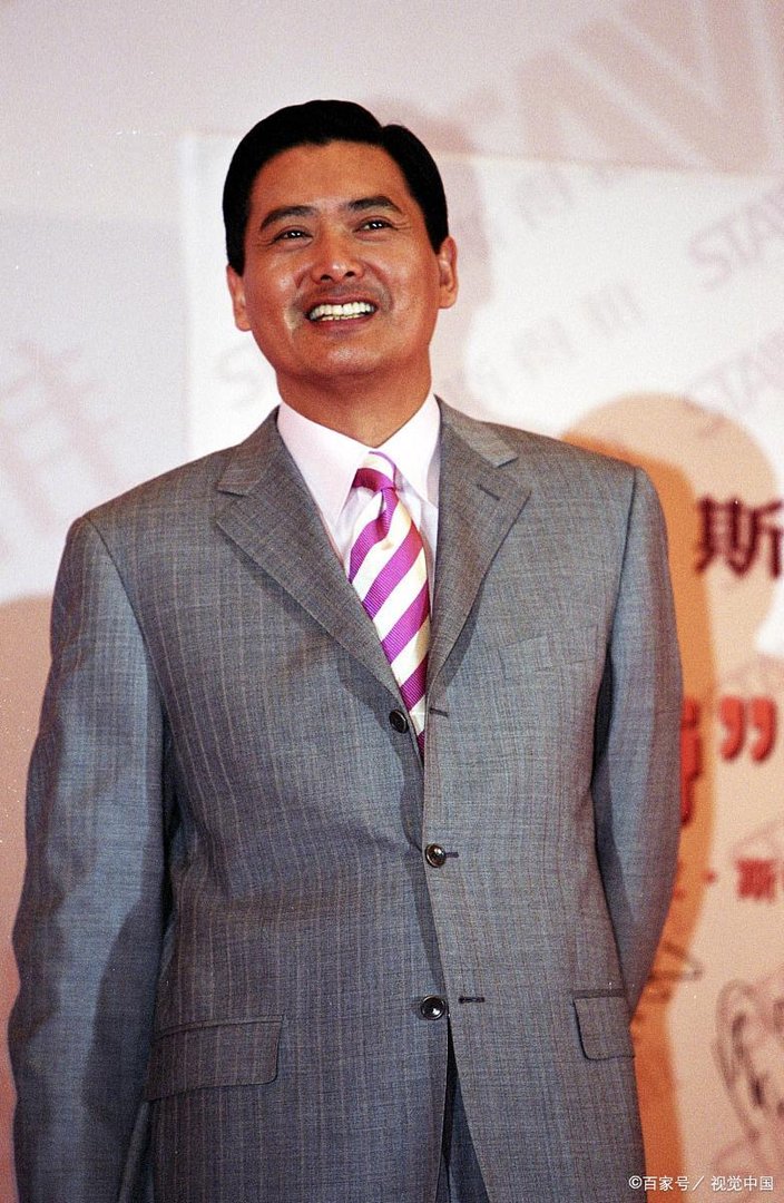 吴孟达离世后，周润发评价昔日同学，曾因未现身葬礼被网暴，怎么回事？