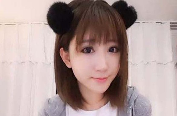 斗鱼郭mini忘关摄像头事件镜头面前公然换衣服