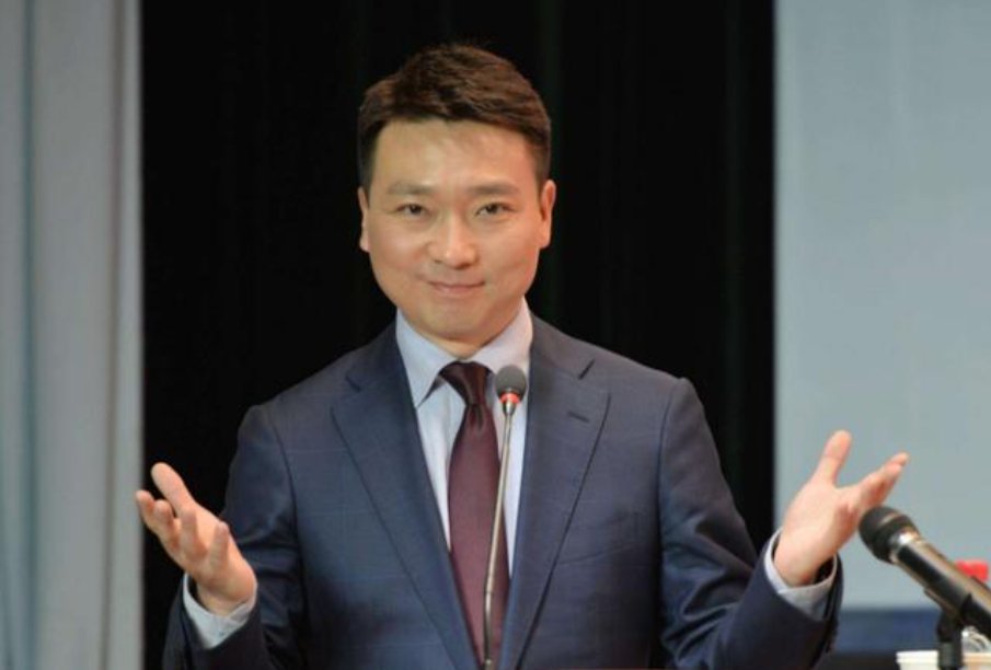 康辉离央视了吗