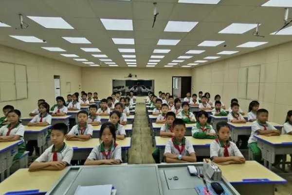 不请自来是什么意思