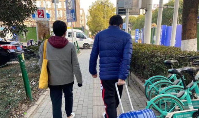 沉迷斗鱼直播互动，上海男子输掉140万购房款，这笔钱最终是如何要回的？