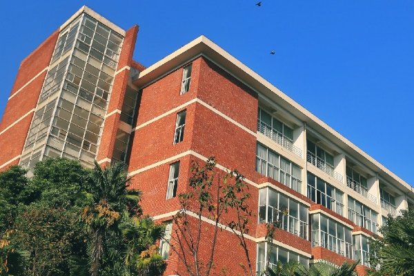 武汉科技大学城市学院在哪里?