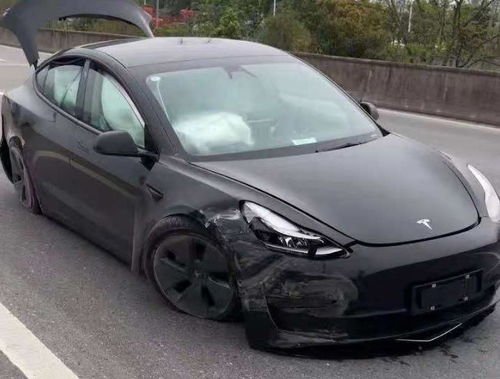 重庆一特斯拉失控,致多人伤亡,警方介入调查后有何发现?