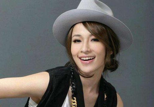 萧亚轩得卡布奇诺的歌词是什么啊???