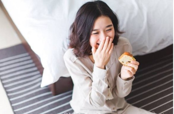 19岁女孩为何吸“笑气”上瘾?