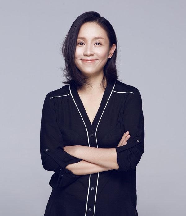 龙丹妮的第一个网名是哇唧唧哇，她现在的网名是什么？