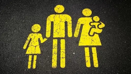 李子柒谈原生家庭的影响，原生家庭的影响会伴随一个人的一生吗？