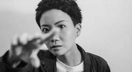 港星卢凯彤坠楼身亡，生前居住的公寓被房东以超低价卖出，是什么原因呢？