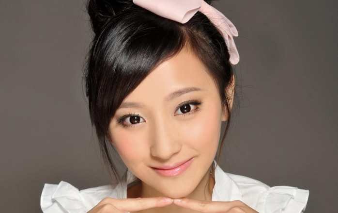 对于男性来说,第一眼会看向女人哪个部位?