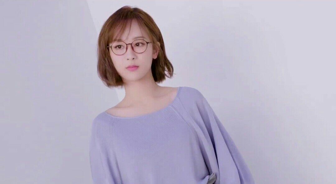 张艺兴开拖拉机带杨紫兜风，他们的关系如何？