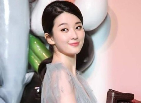 乔欣发怼脸视频否认整容，为什么女明星总是被造谣整容？