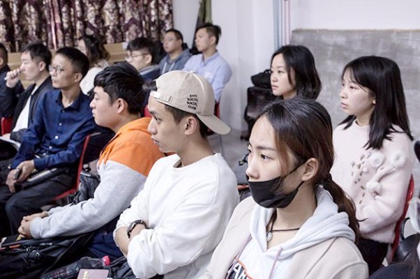 成人影视表演培训班学费